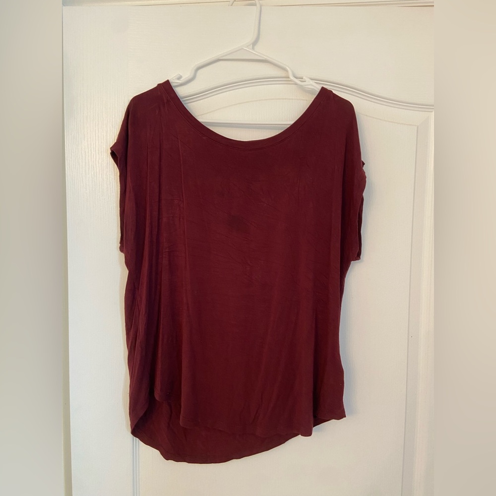 Loose Off the Shoulder Gap Dark Red T-Shirt Medium Luxe T